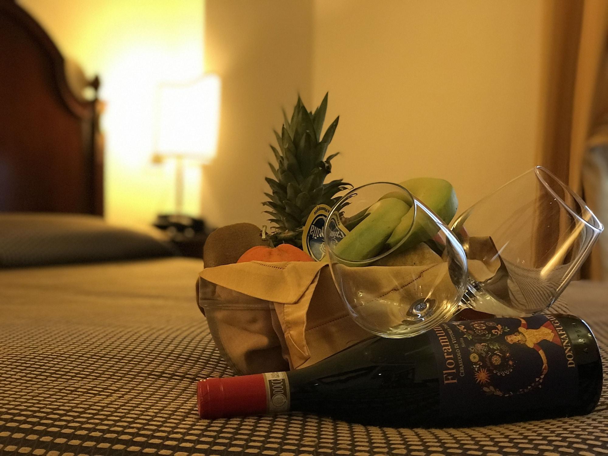 Grand Hotel Palace マルサラ エクステリア 写真 A fruit basket