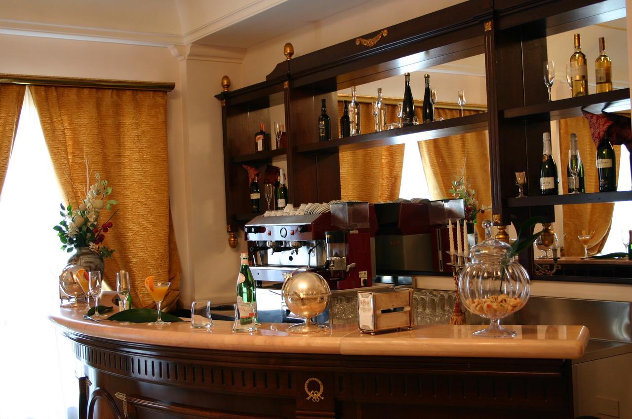 Grand Hotel Palace マルサラ エクステリア 写真 A coffee machine in a coffee shop